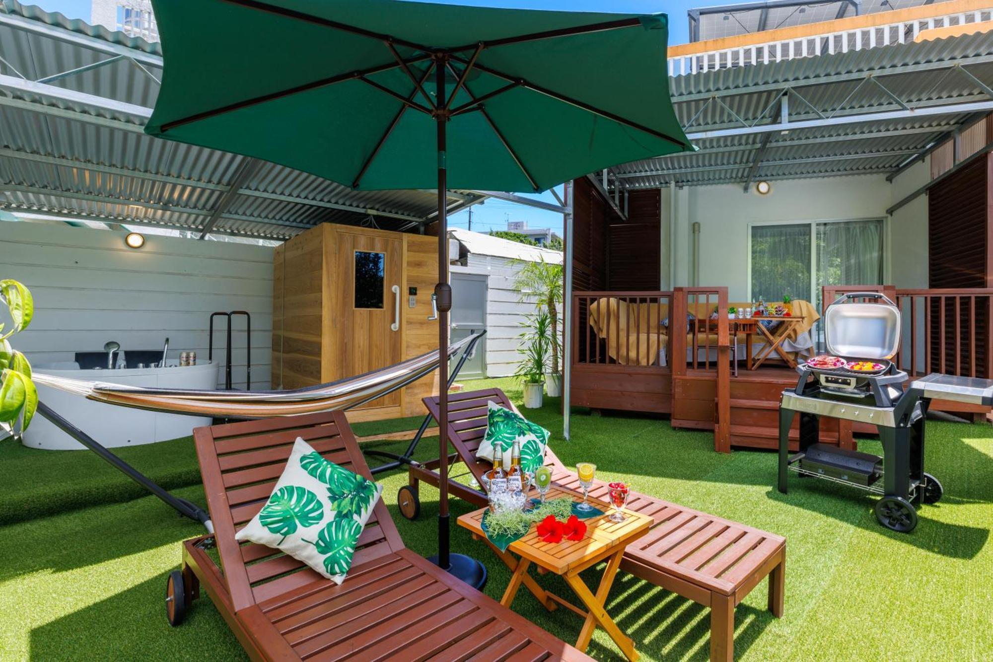Villa 新規オープン サウナ Bbq ジャグジー付き 最大7名 無料駐車場4台 ビーチまで車で5分 Sky House Uruma Esterno foto